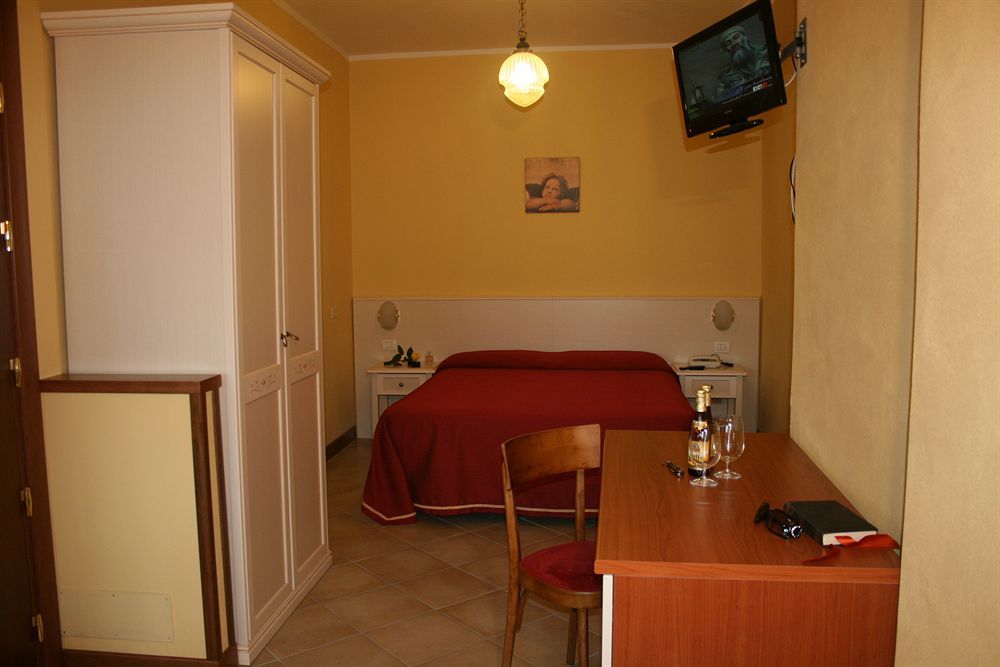 Residence Miralago Rooms & Apartments Manerba del Garda Dış mekan fotoğraf