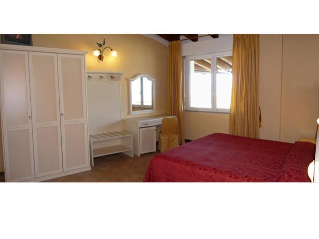 Residence Miralago Rooms & Apartments Manerba del Garda Dış mekan fotoğraf