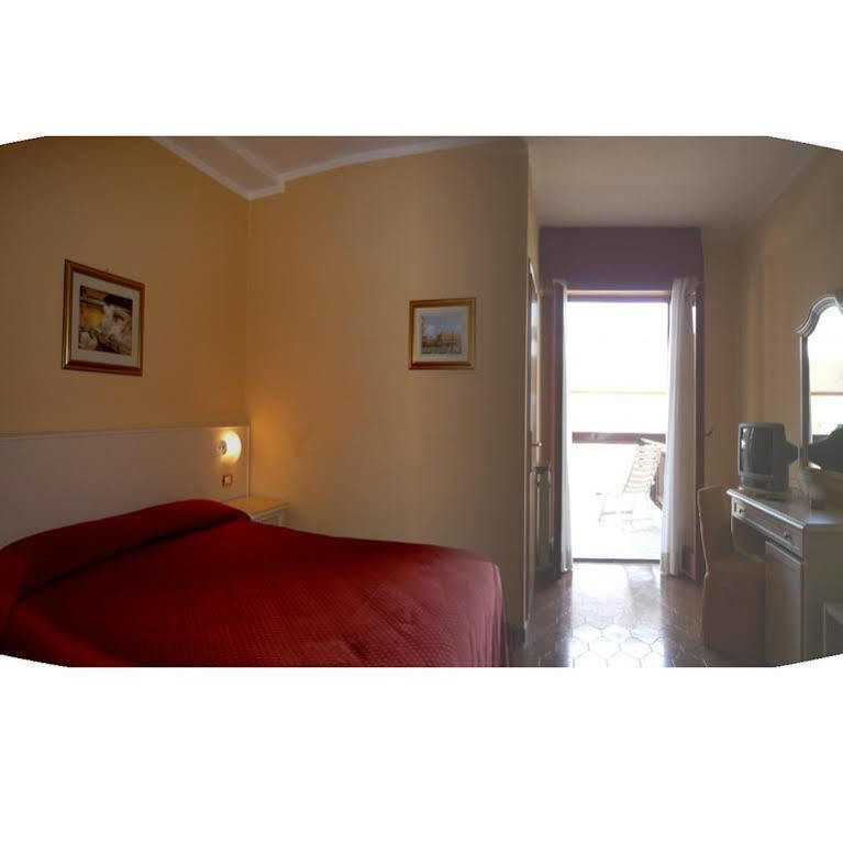 Residence Miralago Rooms & Apartments Manerba del Garda Dış mekan fotoğraf