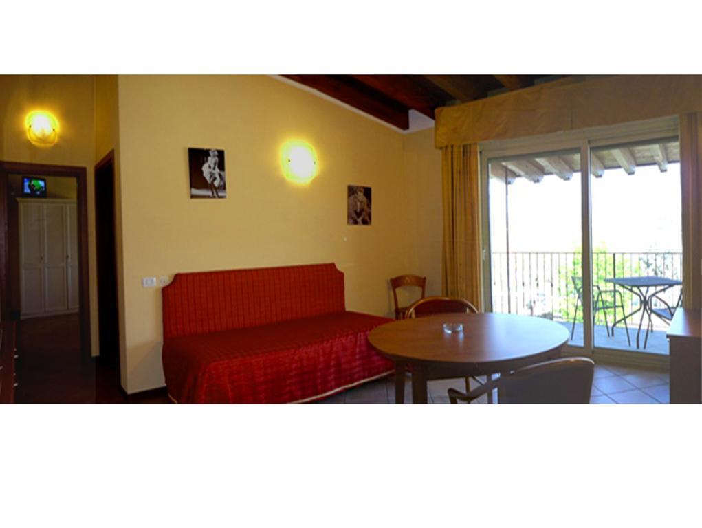 Residence Miralago Rooms & Apartments Manerba del Garda Dış mekan fotoğraf